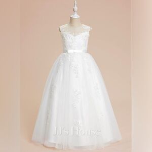 Little girl Communion dress